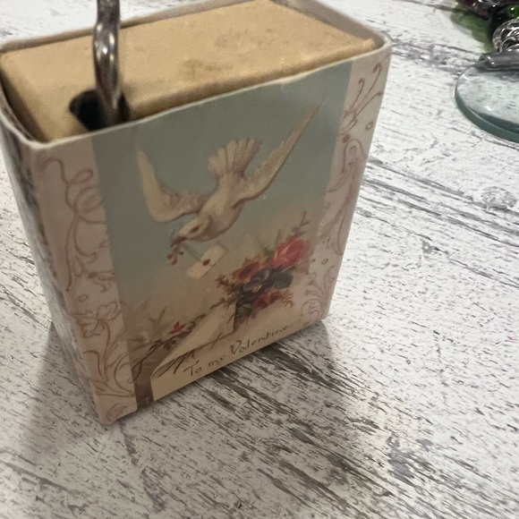 Set Of TWO SMALL MATCHBOX SIZE WIND UP MUSIC BOXES - Picture 3 of 8